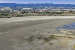 Ό,τι έχει απομείνει από την ειδυλλιακή λίμνη Κορώνεια – Αποκαρδιωτικές εικόνες