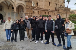 ΠΡΟΓΡΑΜΜΑ ERASMUS+ ΤΟΥ Ε.Κ. ΛΑΓΚΑΔΑ ΣΤΗΝ ΣΙΚΕΛΙΑ ΤΗΣ ΙΤΑΛΙΑΣ