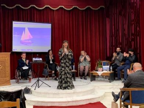 &epsilon;&kappa;&delta;ή&lambda;&omega;&sigma;&eta; &Pi;&alpha;&rho;&alpha;&sigma;&kappa;&epsilon;&upsilon;ή &Sigma;&alpha;&lambda;&alpha;&beta;&gamma;&iota;ά