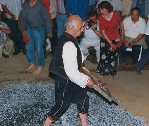 &Alpha;&Nu;&Alpha;&Sigma;&Tau;&Epsilon;&Nu;&Alpha;&Rho;&Iota;&Alpha; &Lambda;&Alpha;&Gamma;&Kappa;&Alpha;&Delta;&Alpha;&Sigma;