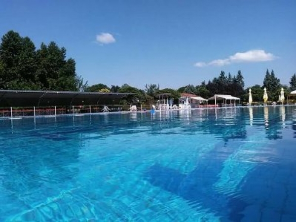 &pi;&iota;&sigma;ί&nu;&epsilon;&sigmaf;  &Lambda;&omicron;&upsilon;&tau;&rho;ά &Lambda;&alpha;&gamma;&kappa;&alpha;&delta;ά