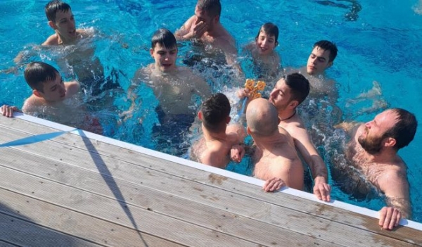 &Theta;&epsilon;&omicron;&phi;&alpha;&nu;&epsilon;ί&omega;&nu; &sigma;&tau;&omicron; &Delta;ή&mu;&omicron; &Lambda;&alpha;&gamma;&kappa;&alpha;&delta;ά