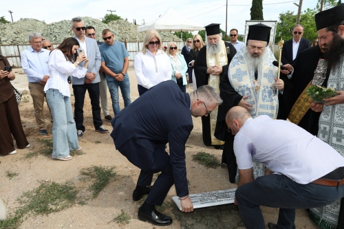 &Nu;&eta;&pi;&iota;&alpha;&gamma;&omega;&gamma;&epsilon;ί&omicron; &Delta;&rho;&upsilon;&mu;ό