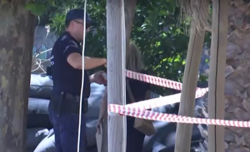 beach bar &sigma;&tau;&omicron;&nu; &Sigma;&tau;&alpha;&upsilon;&rho;ό